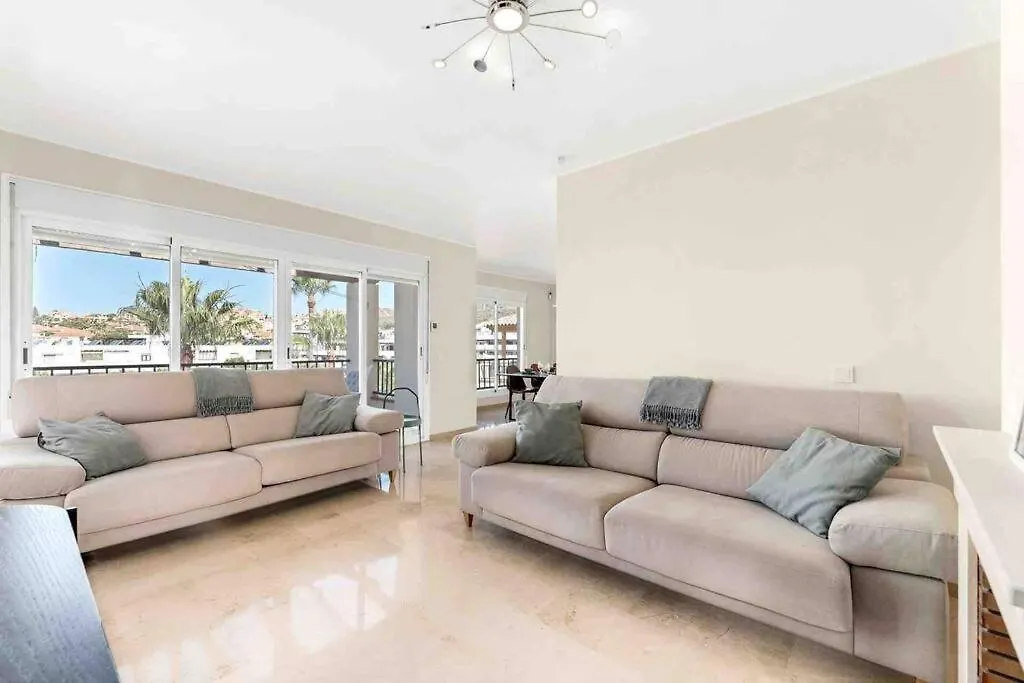 4 Bed Detached Villa Close To Golf & Beach With Shared Pool. Malaga Spain