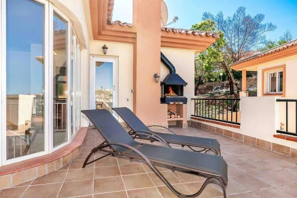 4 Bed Detached Villa Close To Golf & Beach With Shared Pool. Malaga Spain