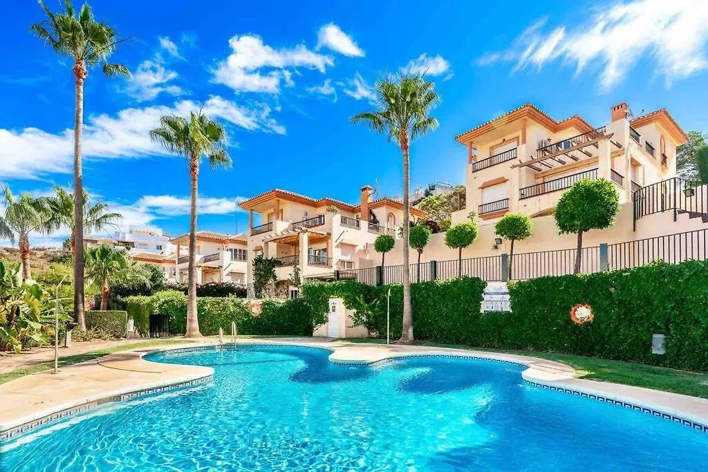 4 Bed Detached Villa Close To Golf & Beach With Shared Pool. Malaga 0*,